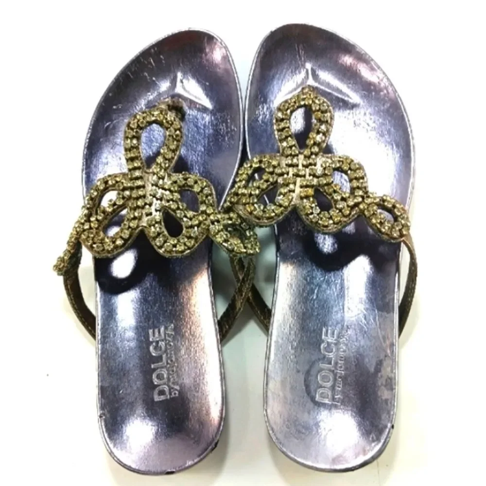 Mojo Moxy Dolce Metallic Silver Thong Sandals with Rhinstone Strap Womans 8.....